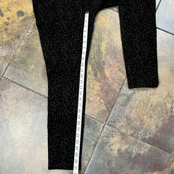 New NWT Old Navy Stevie High Rise Flock Black Leopard Leggings Large - Picture 13 of 13